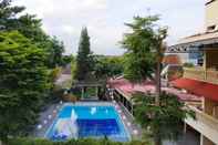 Swimming Pool Grand Rosela Hotel