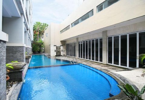 Swimming Pool Grand Lifestyle Hotel