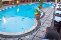 Kolam Renang Travellers Suites Serviced Apartments Medan