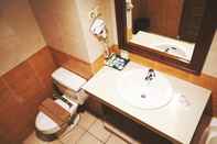 In-room Bathroom Travellers Suites Serviced Apartments Medan