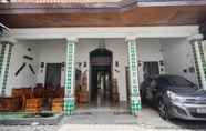 Bangunan 4 OYO 90007 Hotel Djagalan Raya