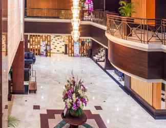 Lobi 2 Hotel Orchardz Jayakarta