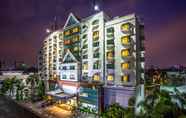 EXTERIOR_BUILDING Hotel Orchardz Jayakarta
