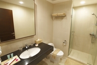 In-room Bathroom Hotel Orchardz Bandara