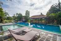 Swimming Pool Suly Vegetarian Resort & Spa