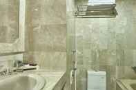 Toilet Kamar Grand Menteng Hotel