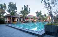 Swimming Pool 5 Hotel Grand Zuri Duri