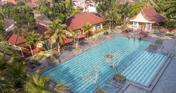 Hồ bơi Hotel Grand Zuri Duri