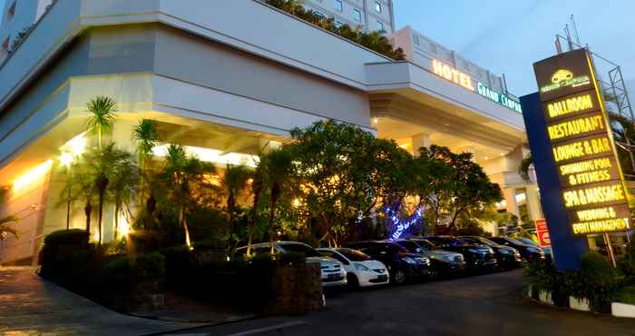 Bangunan Grand Cempaka Business Hotel