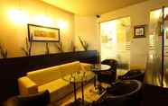 Bar, Kafe, dan Lounge 6 Grand Cempaka Business Hotel