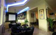 Bar, Cafe and Lounge 7 Grand Cempaka Business Hotel
