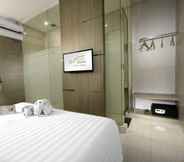 ห้องนอน 4 Whiz Prime Hotel Kelapa Gading