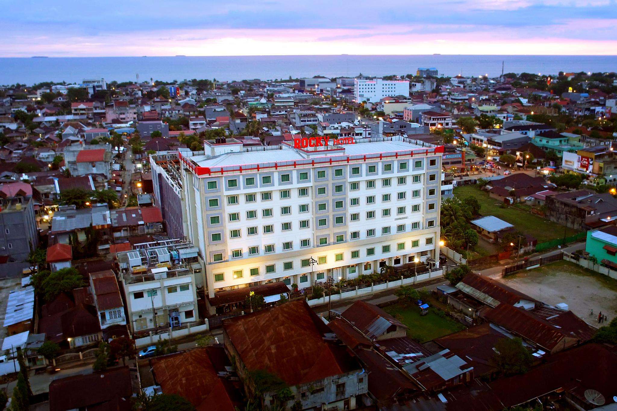 Harga kamar Rocky Plaza Hotel Padang, Padang Barat untuk tanggal 2901