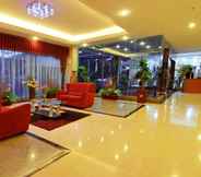 Lobby 3 Rocky Plaza Hotel Padang