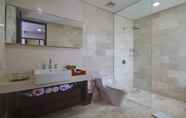 In-room Bathroom 3 Kuta Ardenia Residence