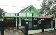 ภายนอกอาคาร 2 Villa Keluarga Pondok Daun