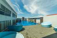 Swimming Pool Royal Jelita Hotel Banjarmasin