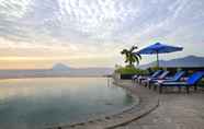 Swimming Pool 5 Aryaduta Manado