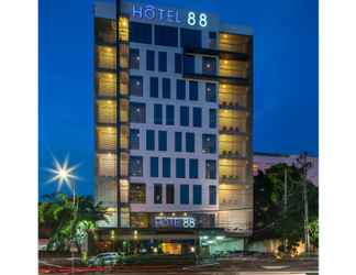 Bangunan 2 Hotel 88 Embong Malang By WH