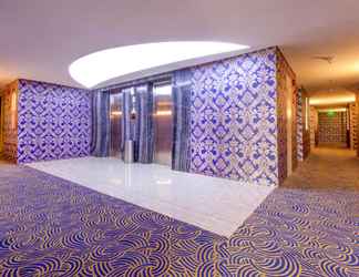 Sảnh chờ 2 Grand Sovia Hotel Bandung