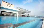 Swimming Pool 5 Grand Sovia Hotel Bandung