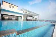 Swimming Pool Grand Sovia Hotel Bandung