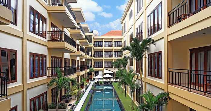 Swimming Pool Kuta Townhouse Apartments