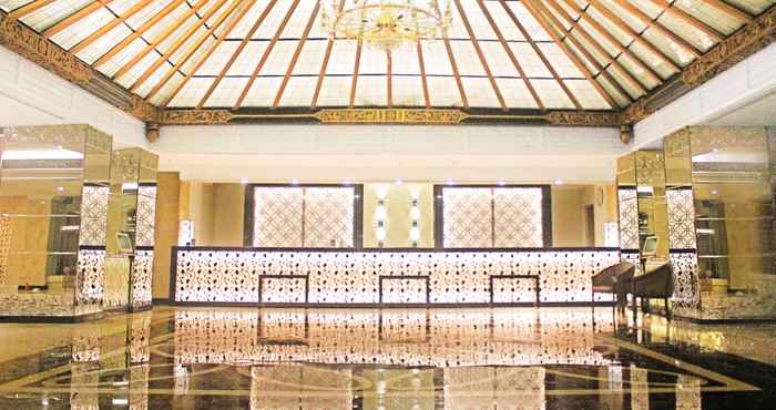 Lobby Hotel New Saphir Yogyakarta