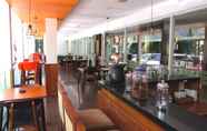 บาร์ คาเฟ่ และเลานจ์ 7 Gandasari Hotel