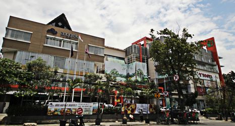 外観 2 Anggrek Shopping Hotel