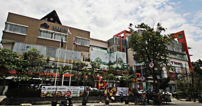 Bên ngoài Anggrek Shopping Hotel