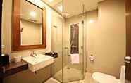 In-room Bathroom 5 Anggrek Shopping Hotel