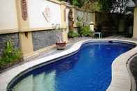 Swimming Pool Jambu Inn