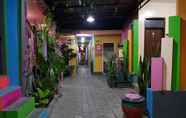 ภายนอกอาคาร 6 Darmo Homestay Room