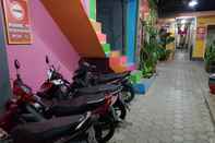 Common Space Darmo Homestay Room