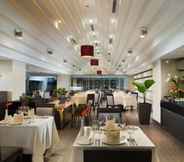 Bar, Cafe and Lounge 6 Hotel Santika Premiere Dyandra Hotel & Convention