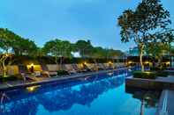 Swimming Pool Hotel Santika Premiere Dyandra Hotel & Convention