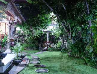 Luar Bangunan 2 Budha's Guest House