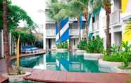 Swimming Pool 3 Bliss Surfer Hotel by Tritama Hospitality