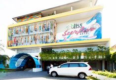Exterior 2 Bliss Surfer Hotel by Tritama Hospitality
