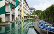 Swimming Pool 5 Bliss Surfer Hotel by Tritama Hospitality