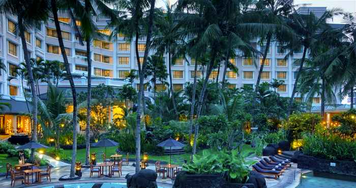 Bên ngoài Melia Purosani Yogyakarta