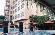 Swimming Pool 7 Grand Zuri Hotel Dumai