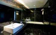 In-room Bathroom 4 Grand Zuri Hotel Cikarang Jababeka