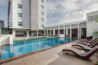 Swimming Pool Sparks Life Jakarta, ARTOTEL Curated