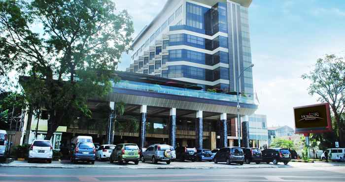 Exterior Horison Ultima Makassar