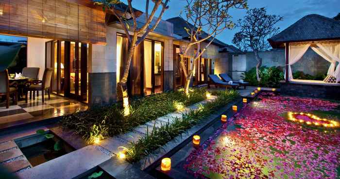 Kolam Renang The Khayangan Dreams Villa Seminyak