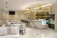 Quầy bar, cafe và phòng lounge Atria Hotel Gading Serpong