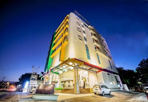 ภายนอกอาคาร Hotel Continent Centrepoint Makassar