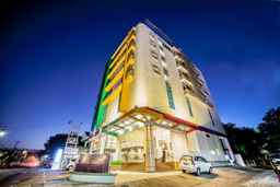 Hotel Continent Centrepoint Makassar, SGD 35